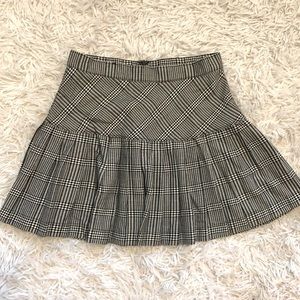 Houndstooth Black and White pleated mini skirt